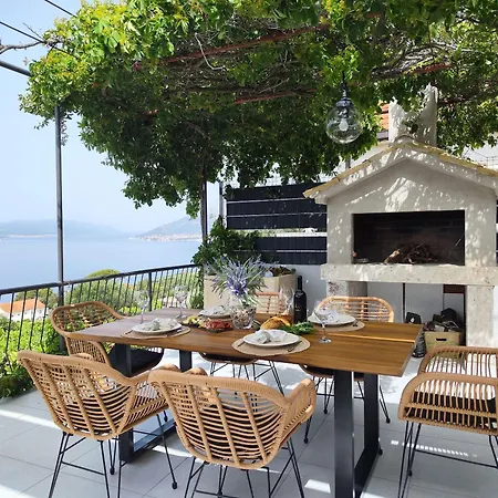 House * Orebic